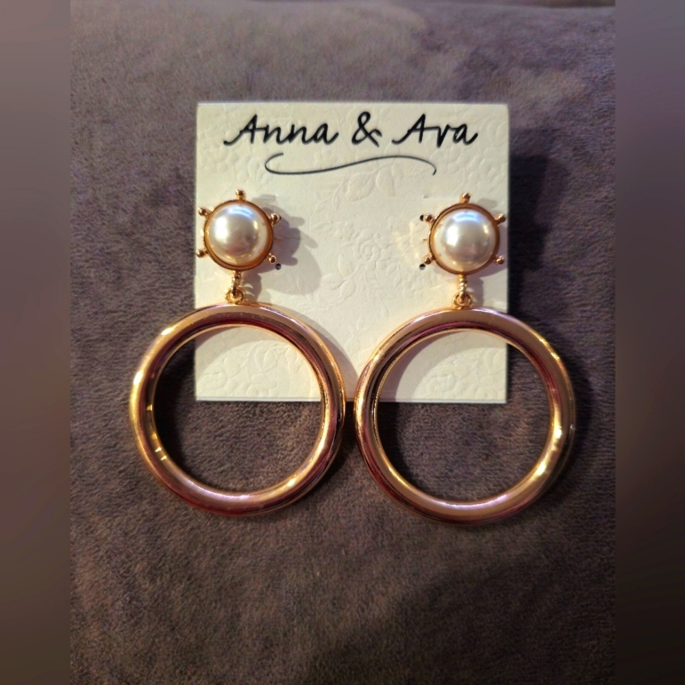 NWT Anna &‎ Ava post gold earrings